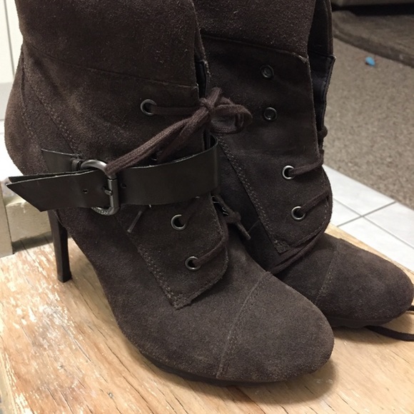 GUESS brown suede boots - Picture 2 of 6